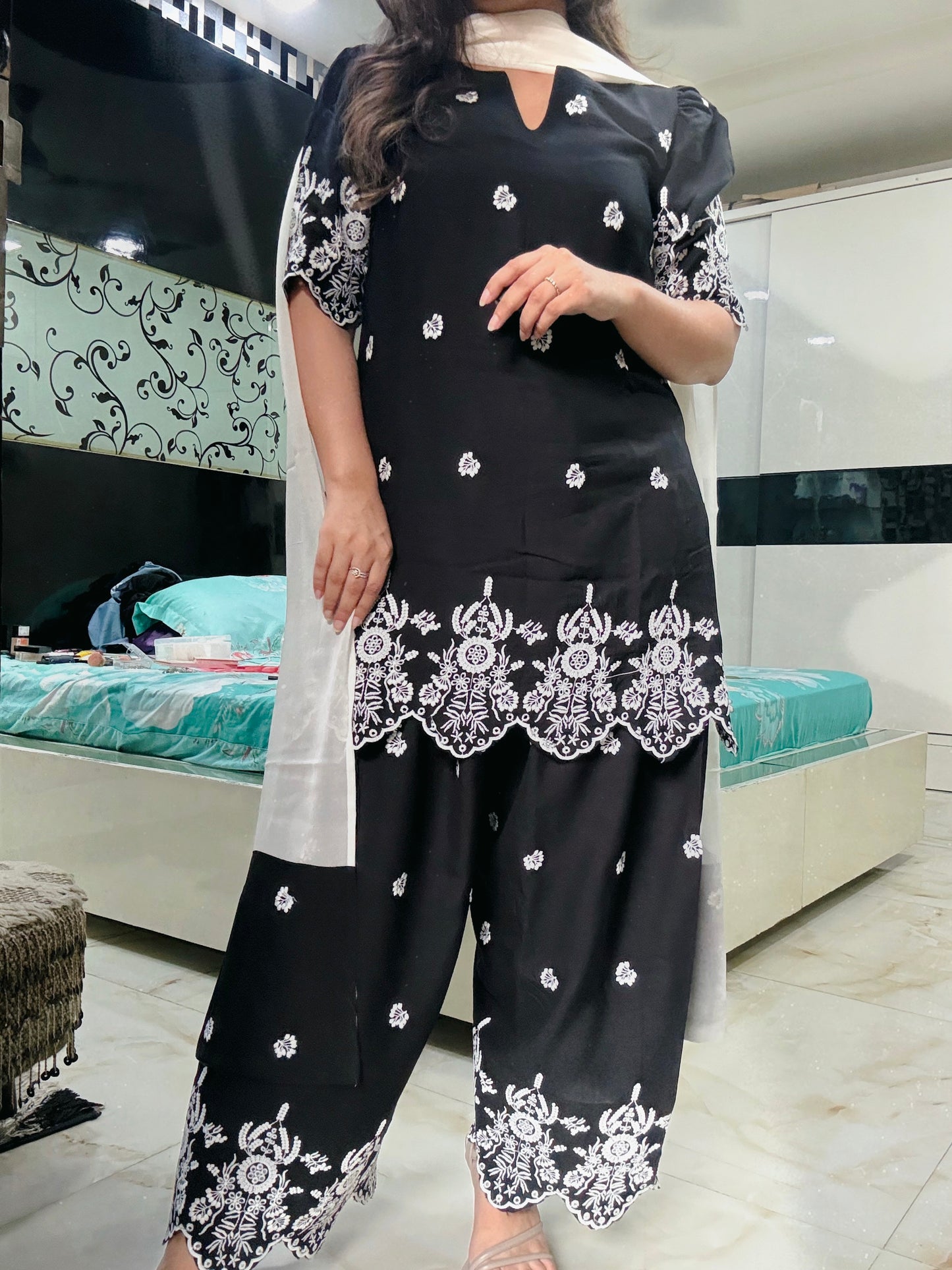Duriya Farshi Suit Set